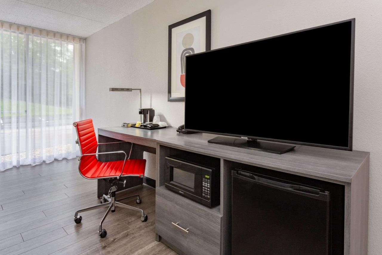 Hotel Ramada By Wyndham Hartford North - Bradley Airport Windsor Locks Exteriér fotografie